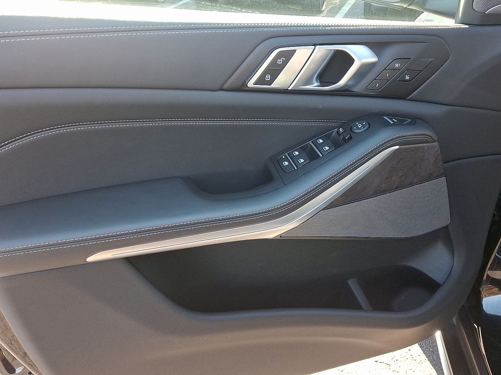 Thumbnail: 2025 BMW X5 - 14