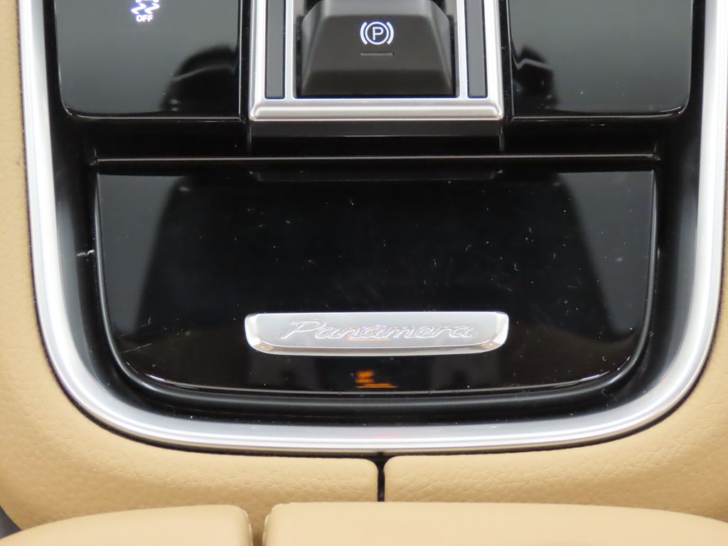Thumbnail: 2023 Porsche Panamera - 27