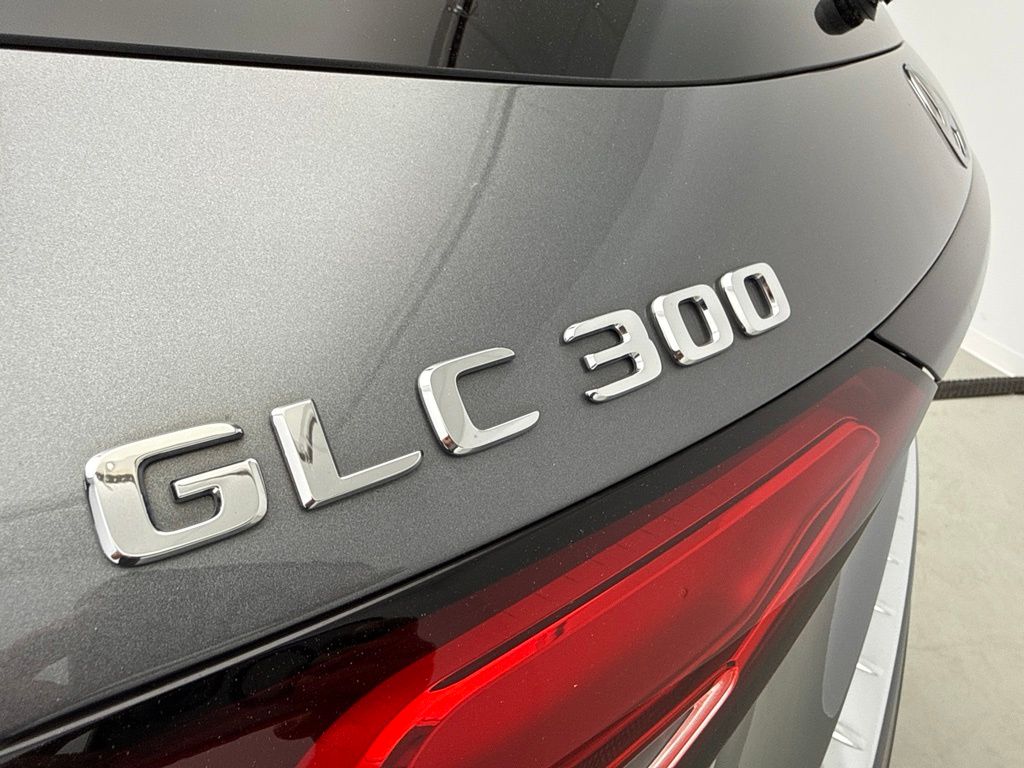 Thumbnail: 2023 Mercedes-Benz GLC - 9