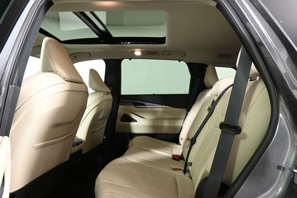 Thumbnail: 2022 INFINITI QX60 - 6