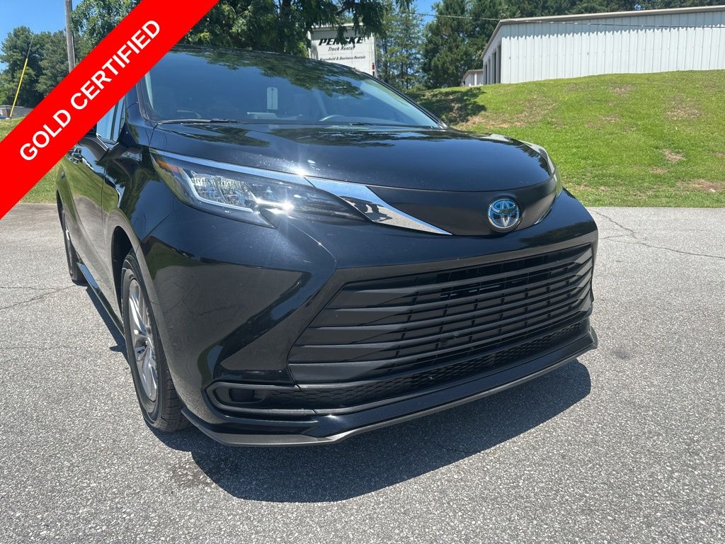 Midnight Black Metallic 2023 Toyota Sienna LE 8-Passenger FWD Minivan Front-Wheel Drive Continuously Variable Transmission