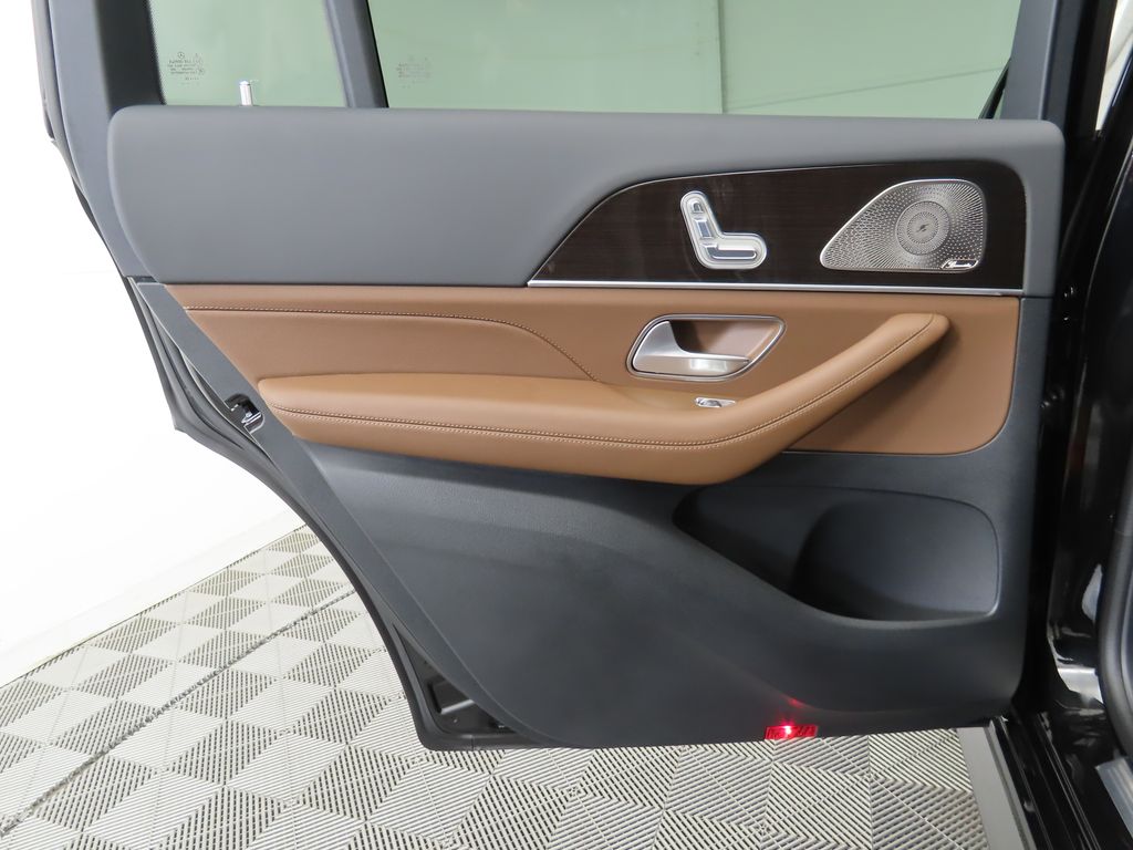 2025 Mercedes-Benz GLS 450 4MATIC 27
