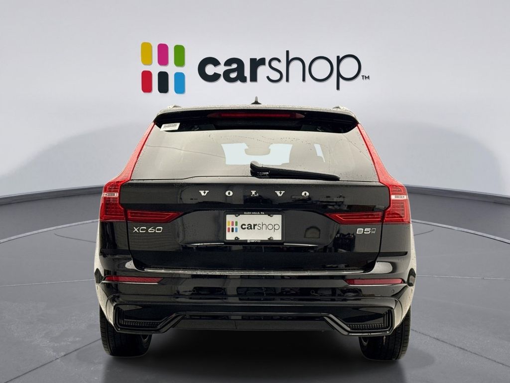 Thumbnail: 2023 Volvo XC60 - 4