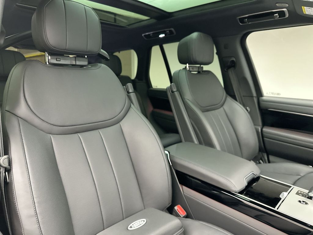 Thumbnail: 2025 Land Rover Range Rover - 6