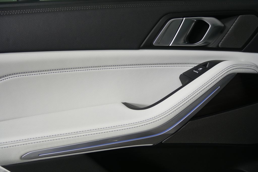 Thumbnail: 2023 BMW X5 - 14