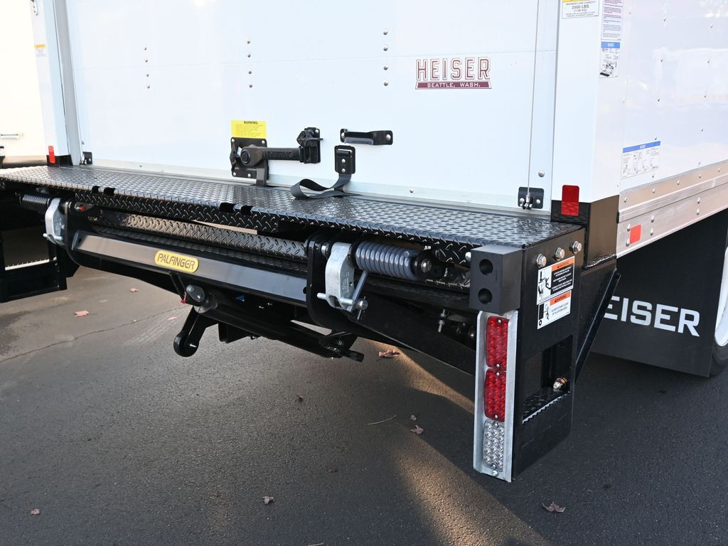 2024 Isuzu NPR HD 
