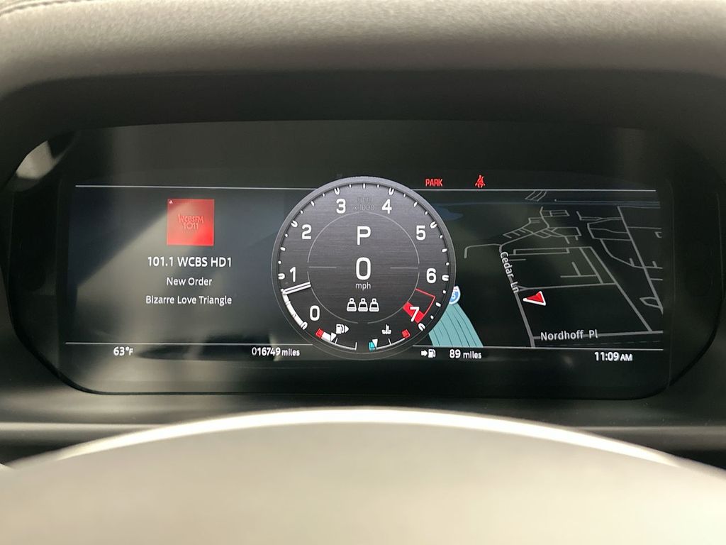 Thumbnail: 2023 Land Rover Defender - 31