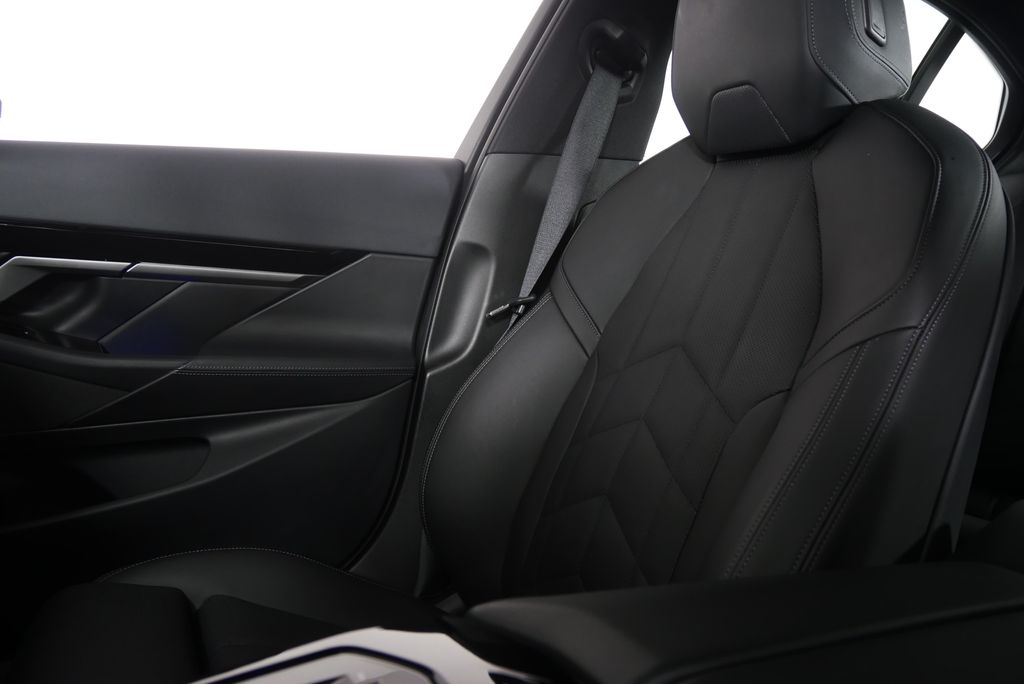 Thumbnail: 2026 BMW 5 Series - 23