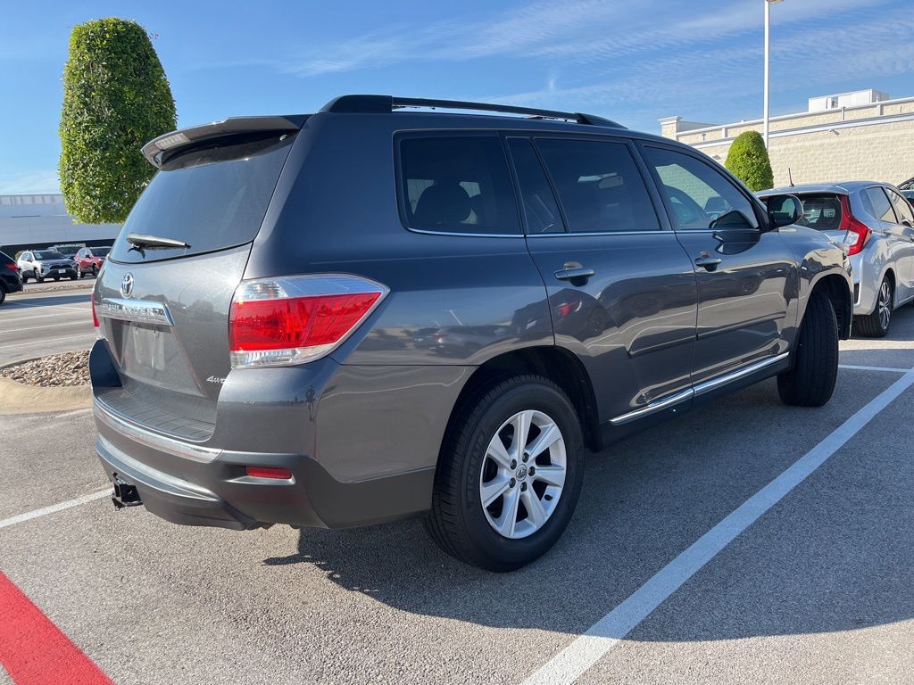 Thumbnail: 2012 Toyota Highlander - 3