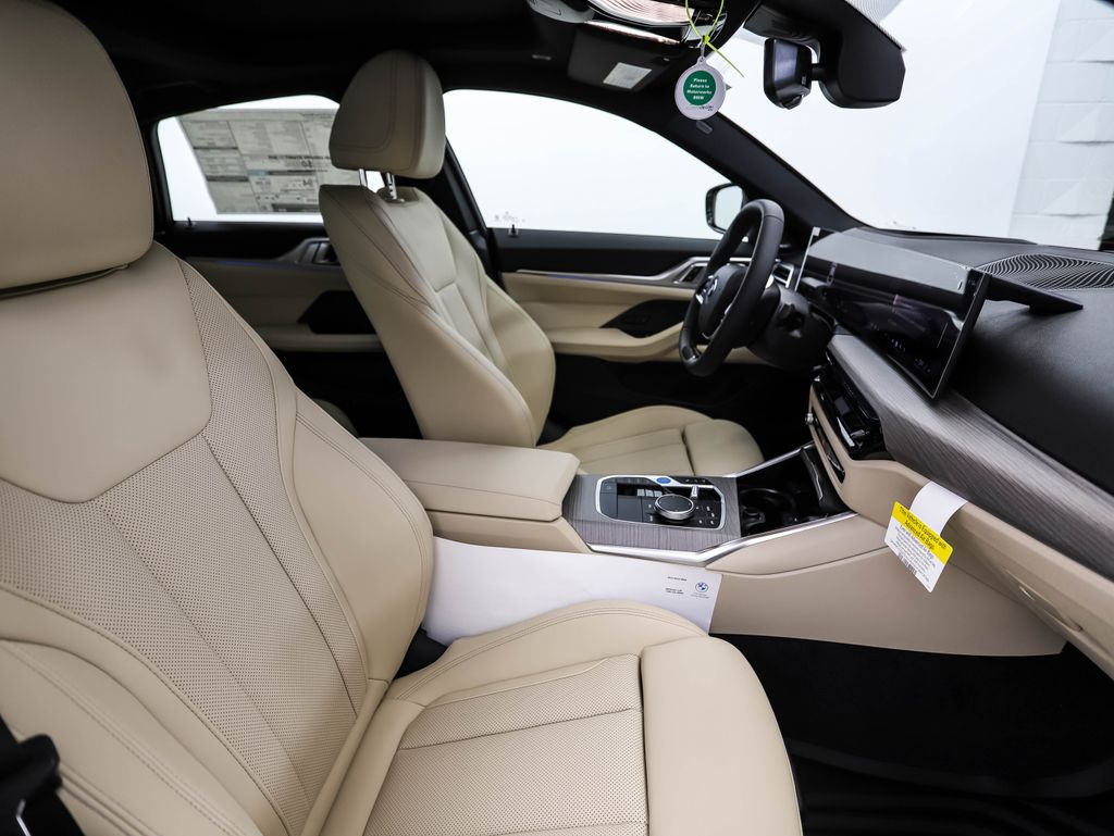 Thumbnail: 2025 BMW i4 - 31