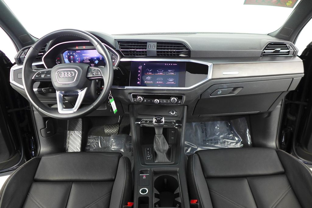 Thumbnail: 2022 Audi Q3 - 25