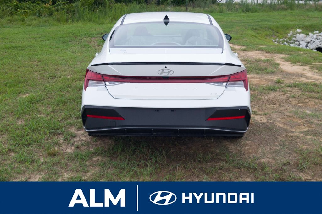 2025 Hyundai Elantra Hybrid SEL Sport photo 4