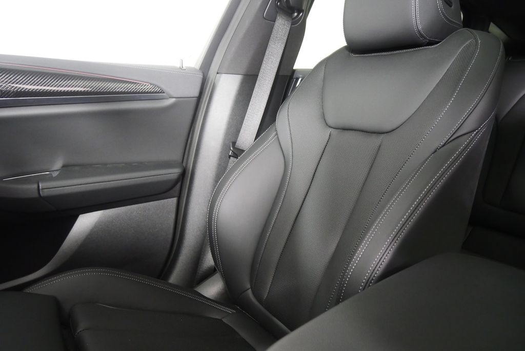 Thumbnail: 2023 BMW X4 - 20