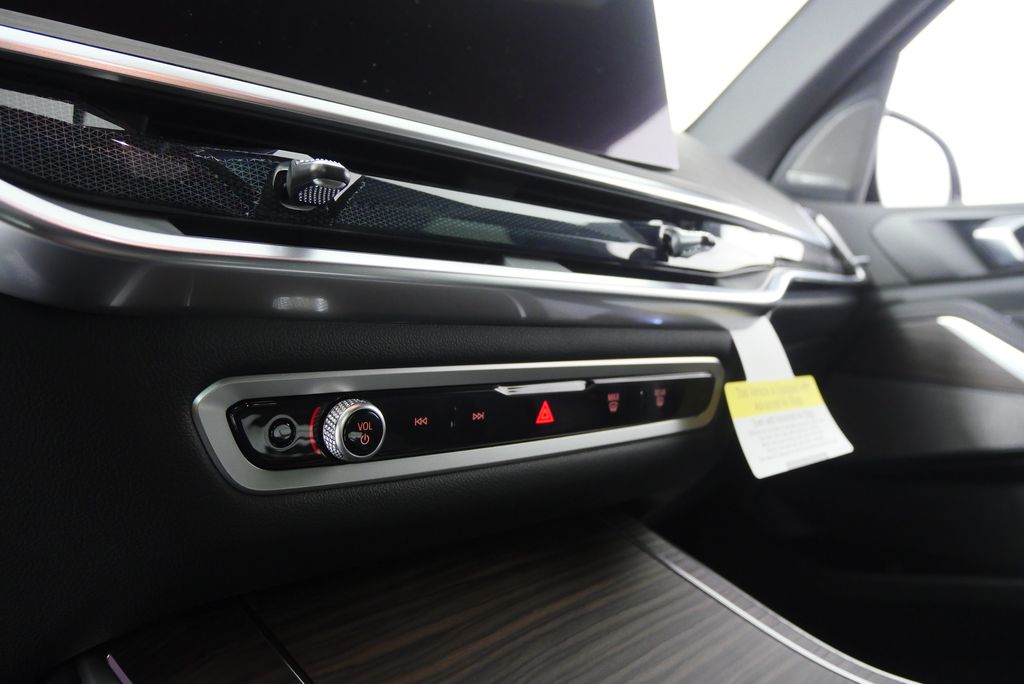 Thumbnail: 2026 BMW X5 - 20
