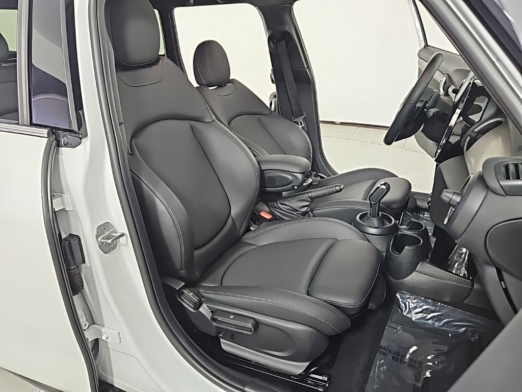 Thumbnail: 2023 MINI Cooper - 19