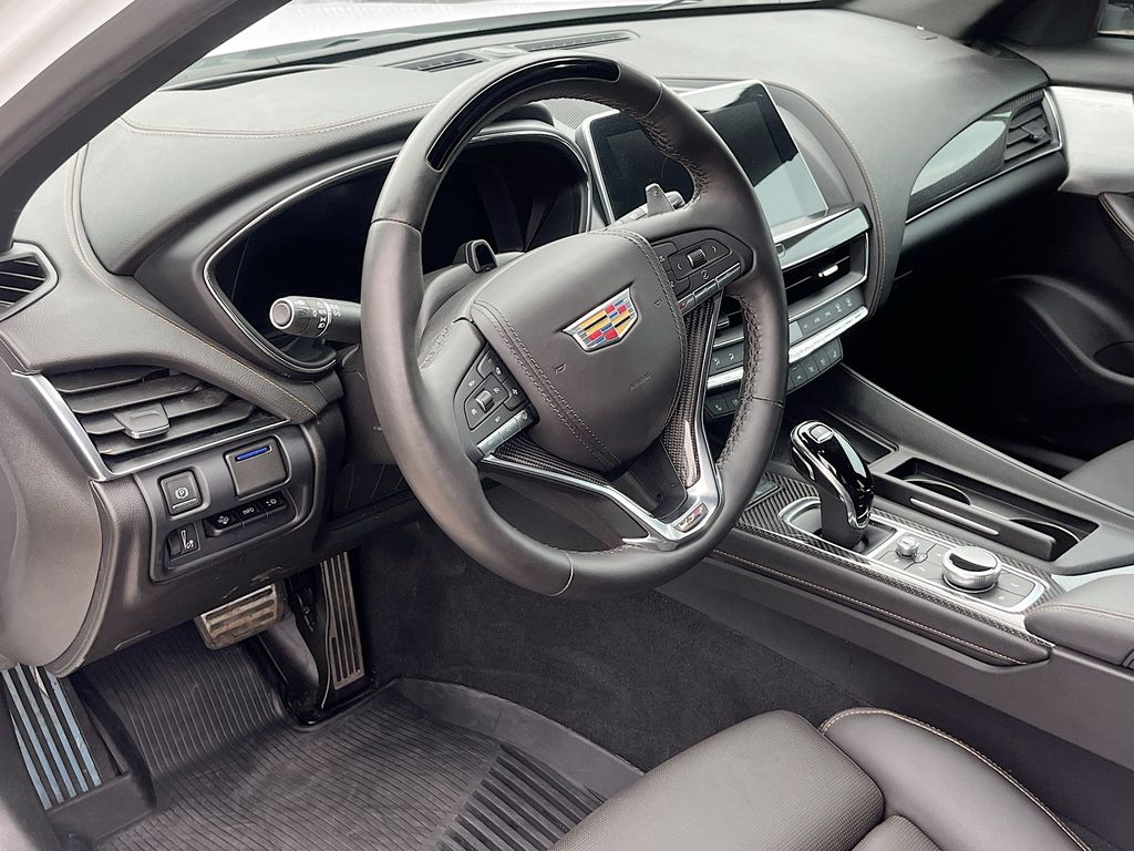 Used 2024 White Cadillac V-Series image 9