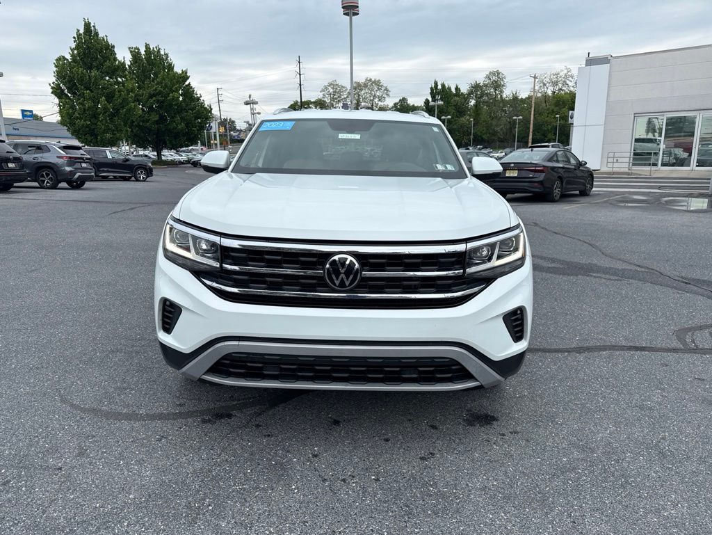 2023 Volkswagen Atlas Cross Sport 2.0T SE White at Sutliff Volkswagen