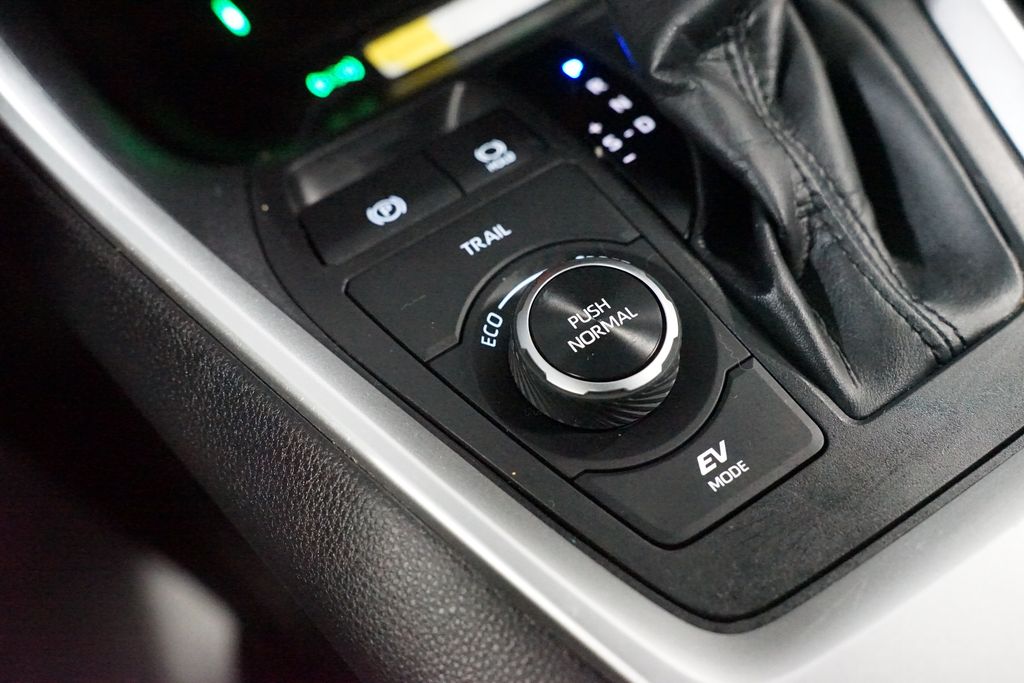 Thumbnail: 2024 Toyota RAV4 - 22