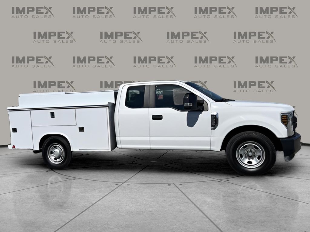 2019 Ford F-350SD XL's photo