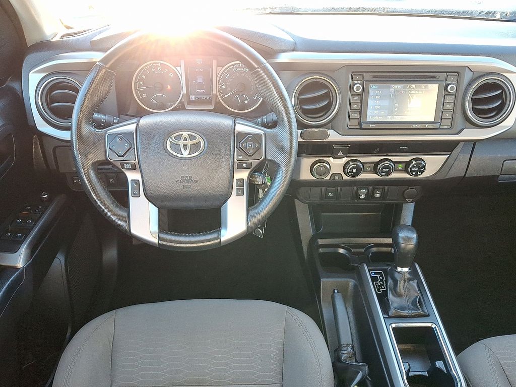 Thumbnail: 2018 Toyota Tacoma - 12