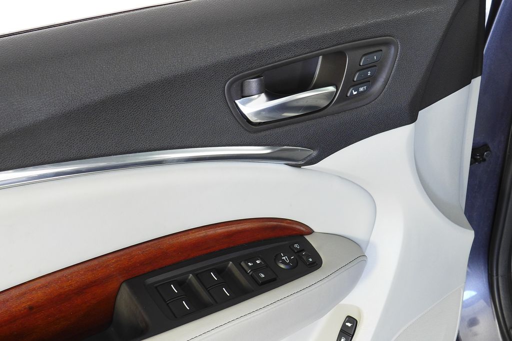 Thumbnail: 2017 Acura MDX - 12