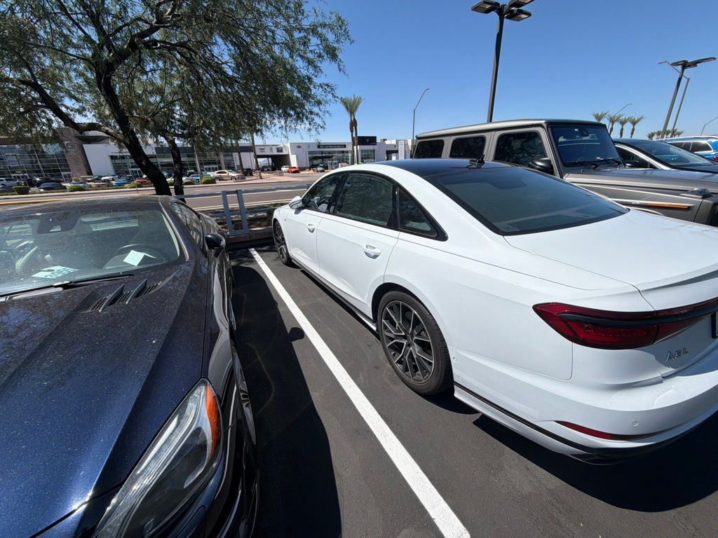 Thumbnail: 2021 Audi A8 - 6
