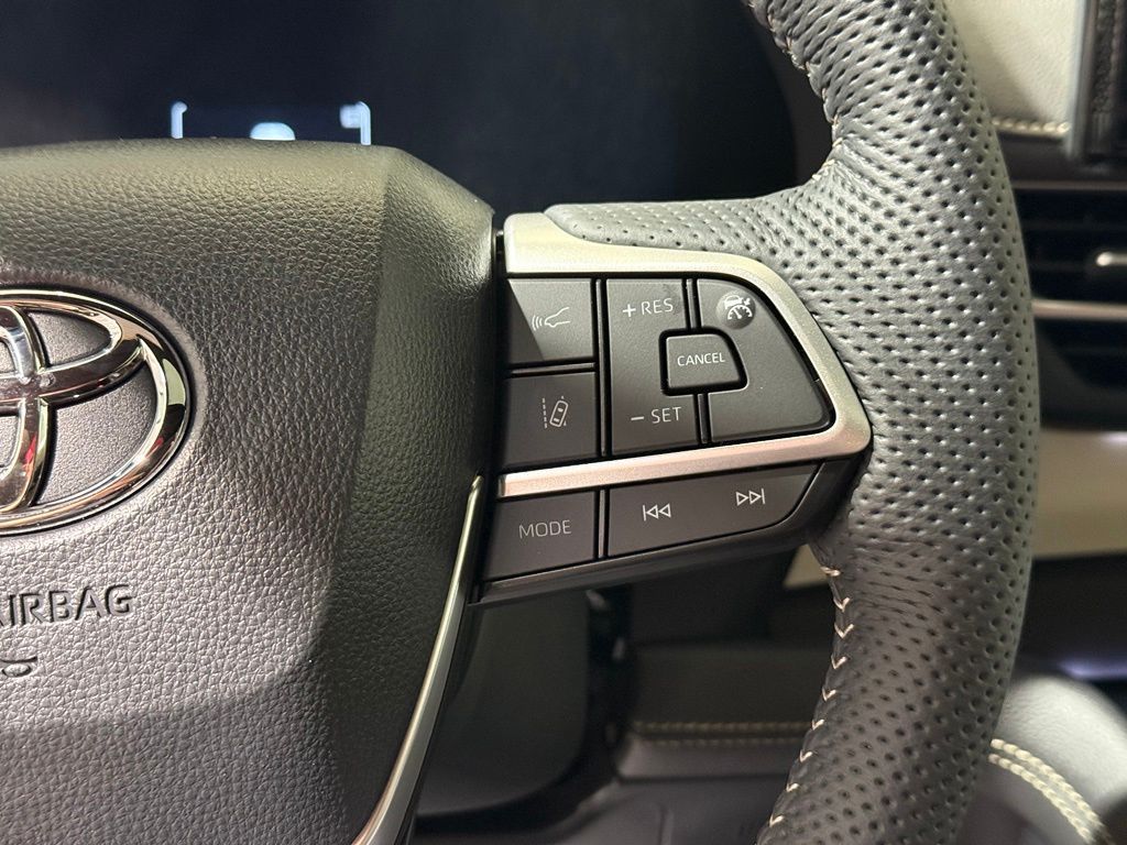Thumbnail: 2026 Toyota Sienna - 27