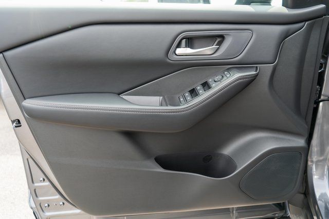 2026 Nissan Rogue SV - 10