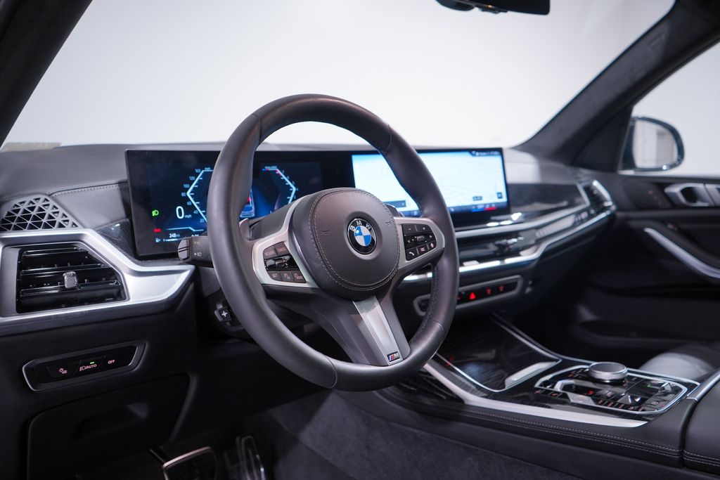 Thumbnail: 2025 BMW X7 - 6