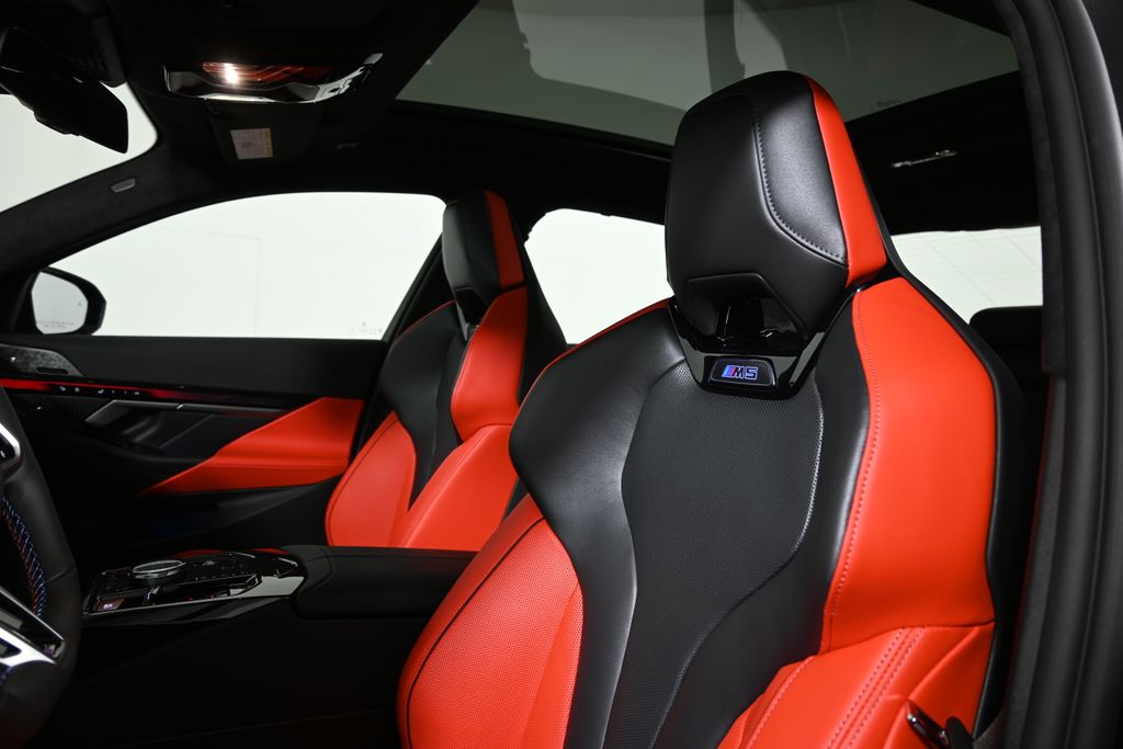 Thumbnail: 2026 BMW M5 - 17