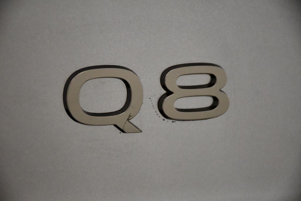 Thumbnail: 2026 Audi Q8 - 9