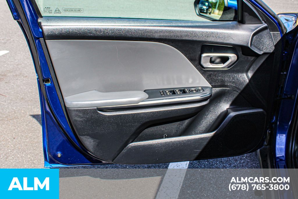 Used 2025 Blue Kia LXS image 38