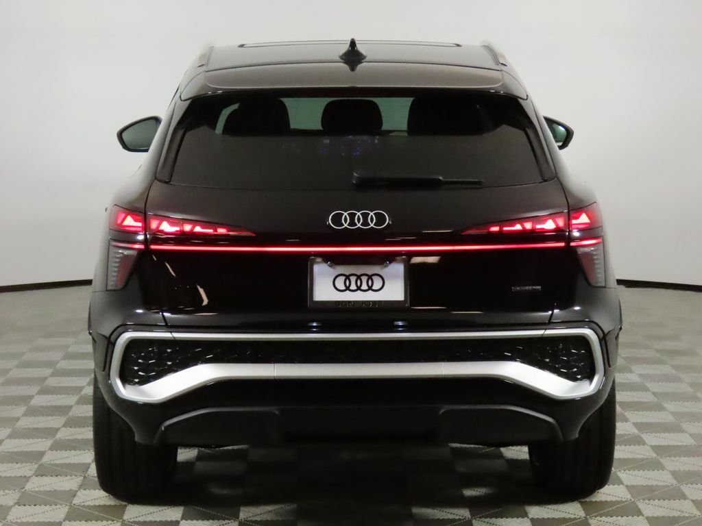 Thumbnail: 2026 Audi Q3 - 4