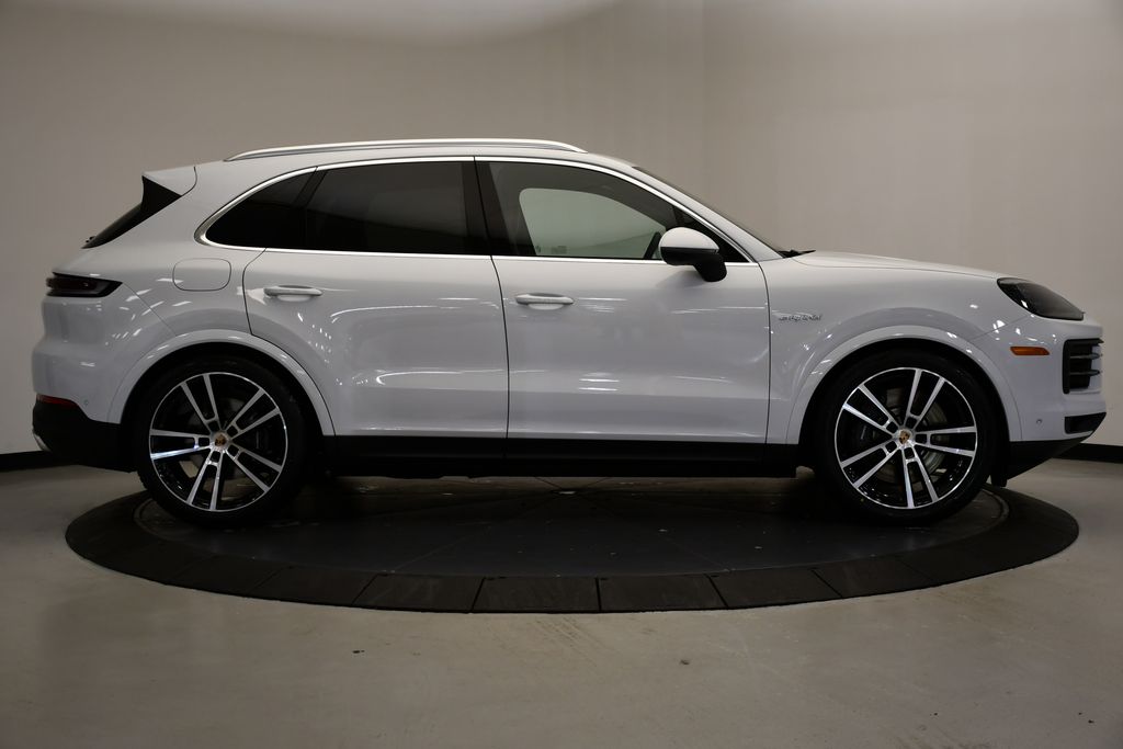 Thumbnail: 2026 Porsche Cayenne - 8