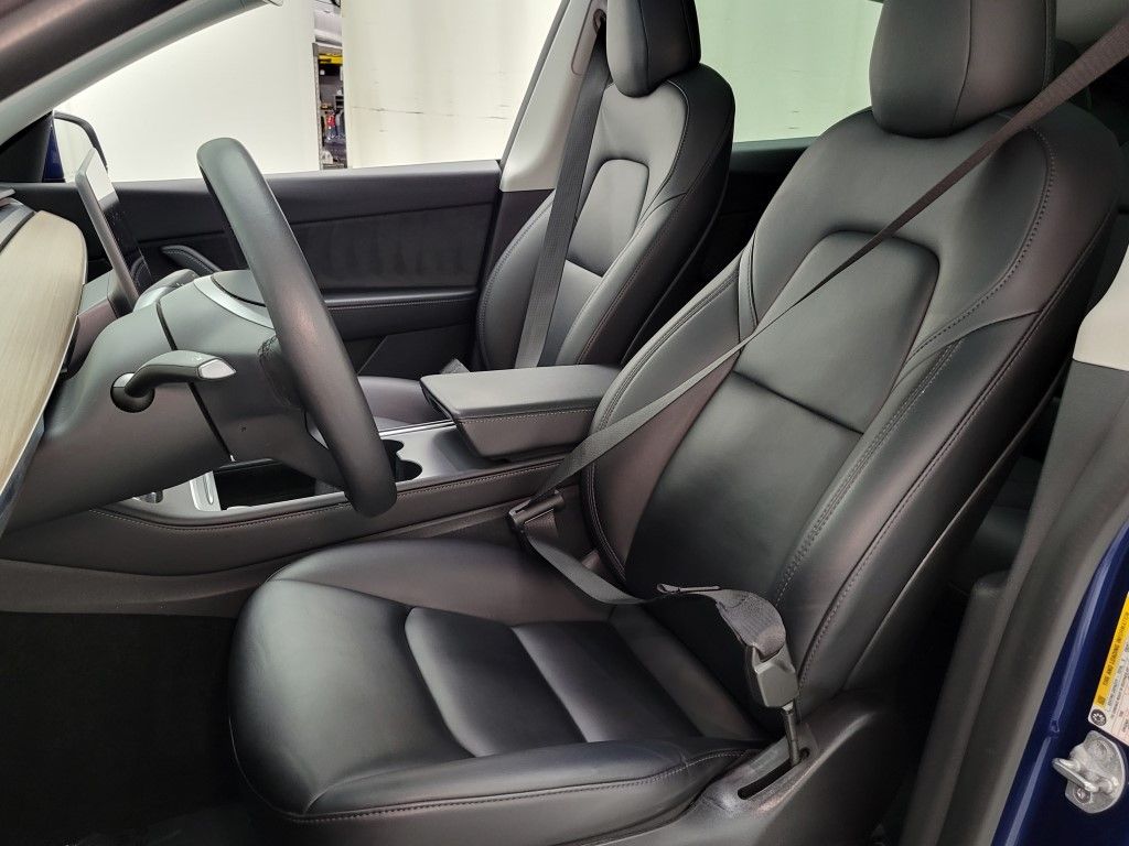 Thumbnail: 2022 Tesla Model Y - 22