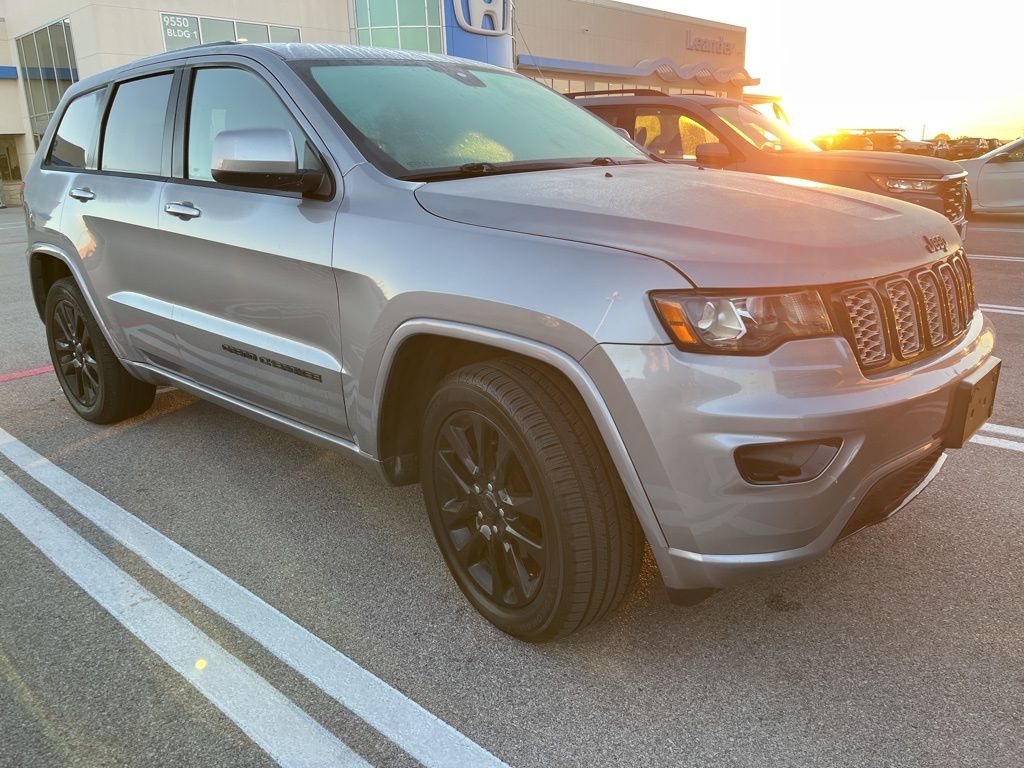 Thumbnail: 2018 Jeep Grand Cherokee - 2