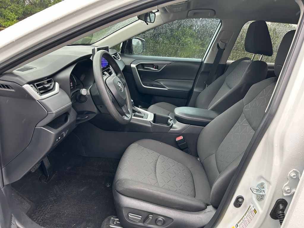 2024 Toyota RAV4 XLE 14