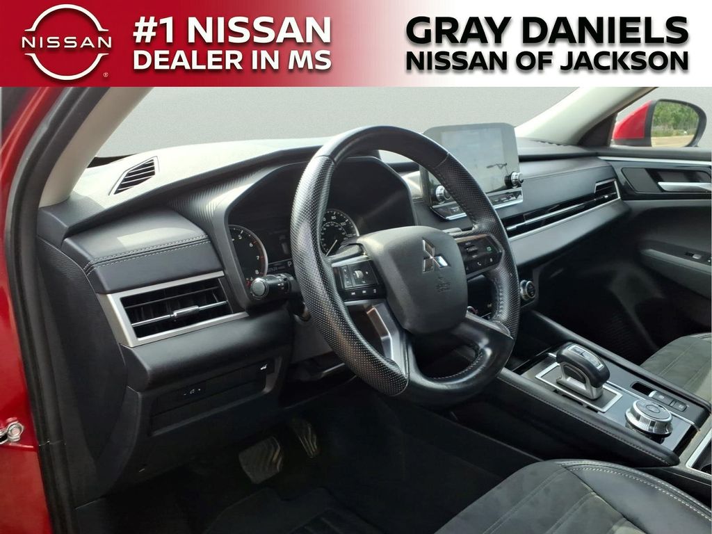 Used 2024 Mitsubishi Outlander SUV