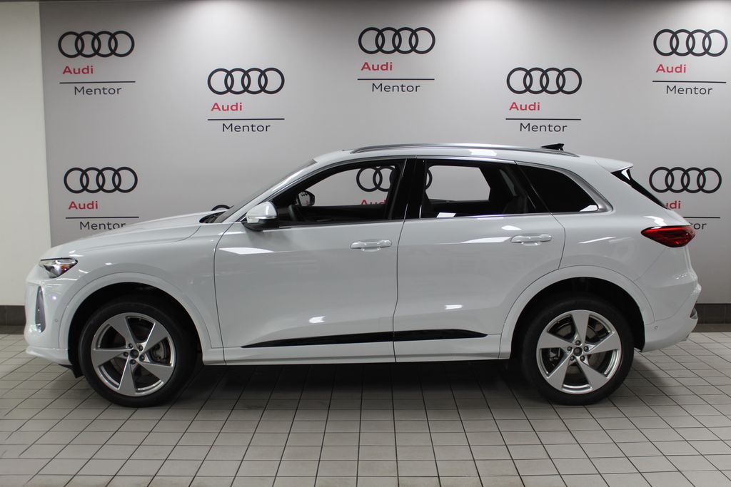 Thumbnail: 2025 Audi Q5 - 3