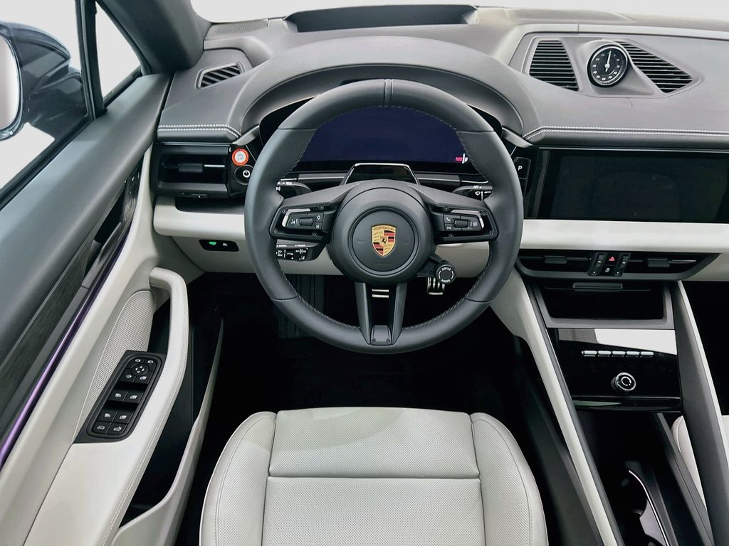 Thumbnail: 2026 Porsche Macan - 12