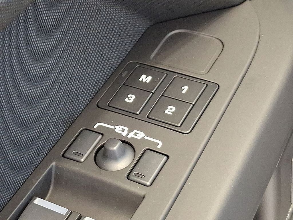 Thumbnail: 2026 Land Rover Defender - 18