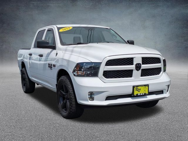 Bright White Clearcoat 2019 RAM 1500 Pickup Truck Four-Wheel Drive 8-Speed Automatic