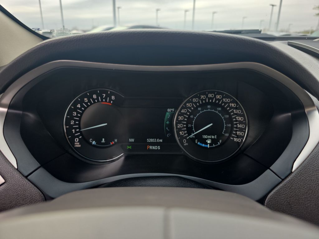 Used 2018 White Lincoln Select image 26