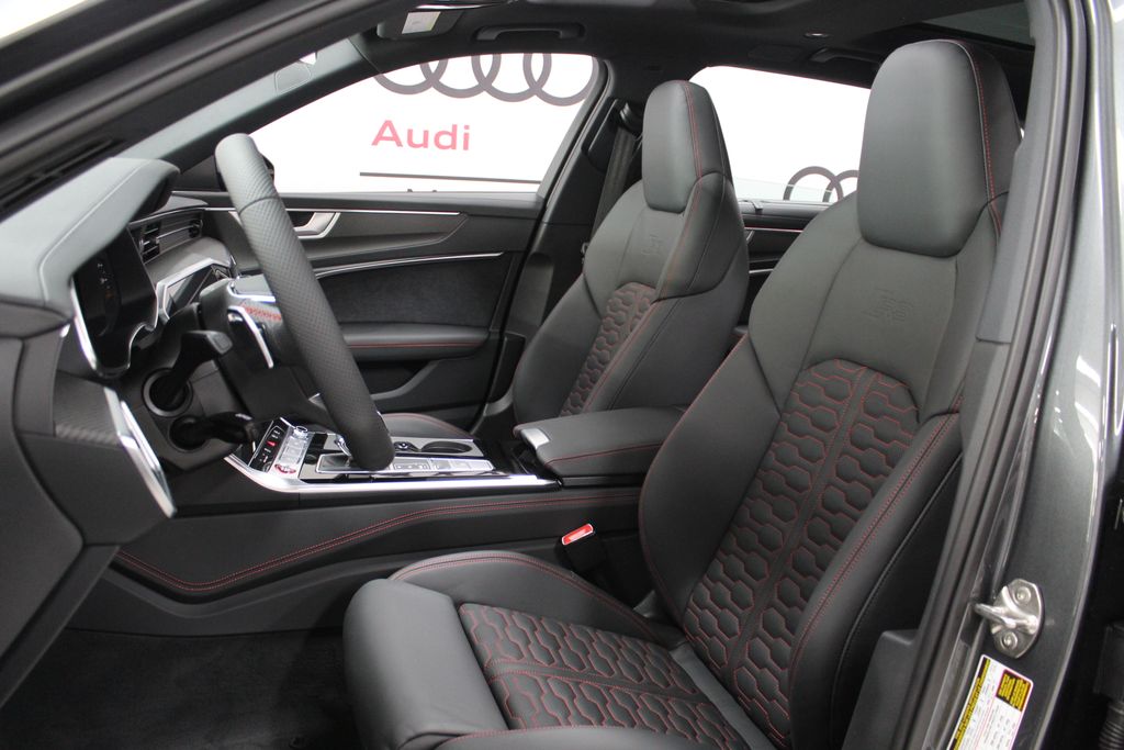 Thumbnail: 2026 Audi RS 6 - 13