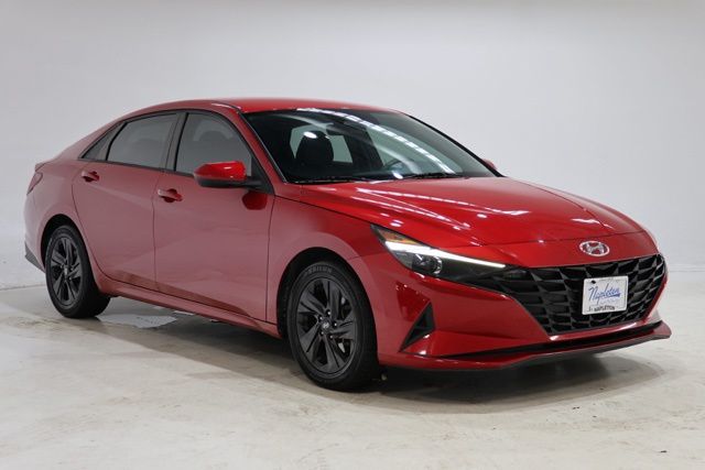Calypso Red 2021 Hyundai Elantra Sedan Front-Wheel Drive Continuously Variable Transmission