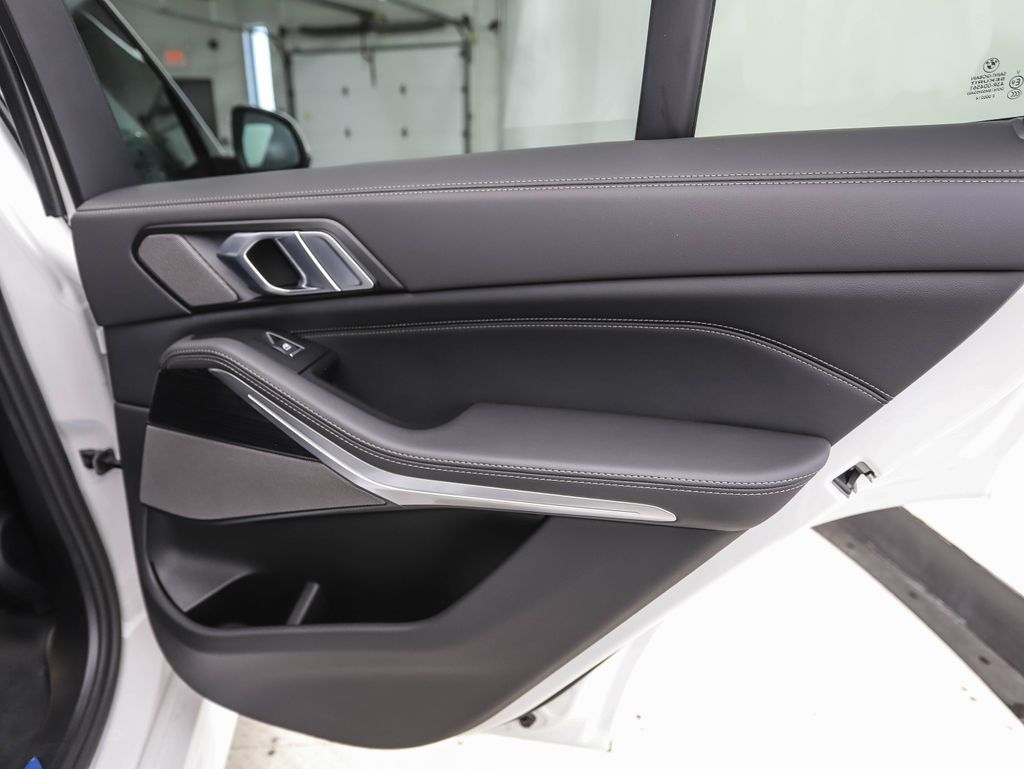 Thumbnail: 2026 BMW X5 - 23