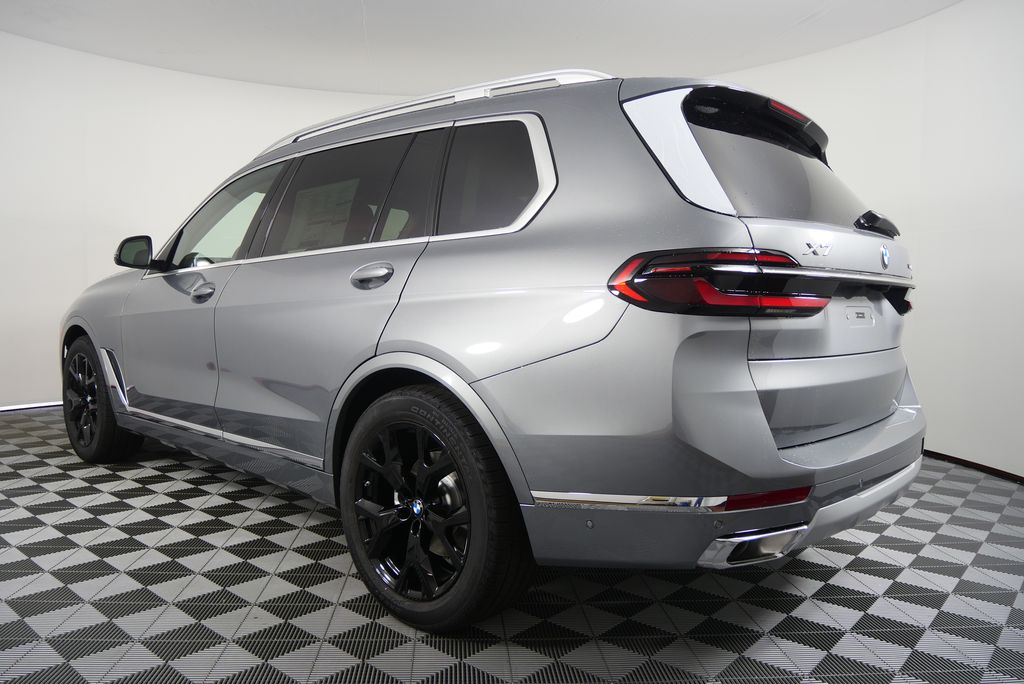 Thumbnail: 2026 BMW X7 - 5