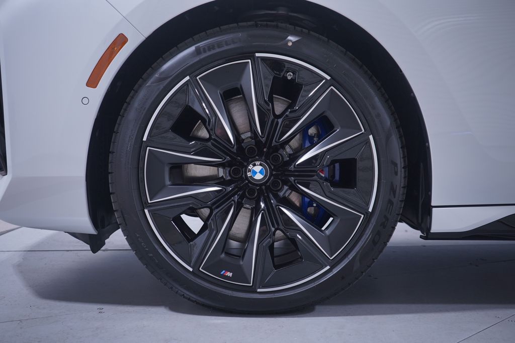 Thumbnail: 2025 BMW 7 Series - 2