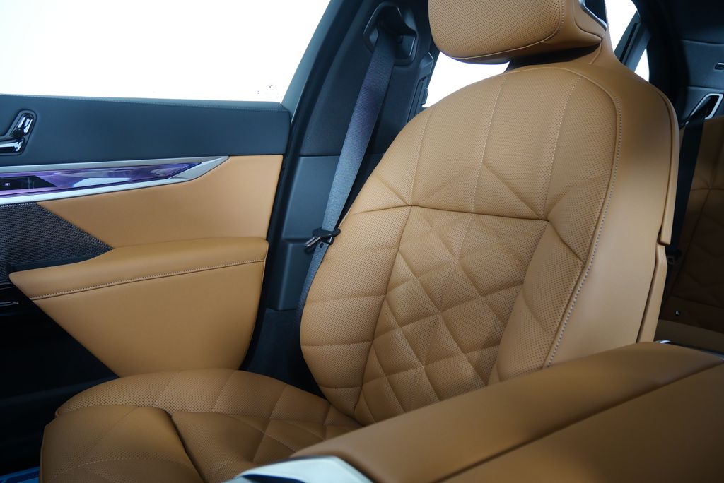 Thumbnail: 2026 BMW 7 Series - 25
