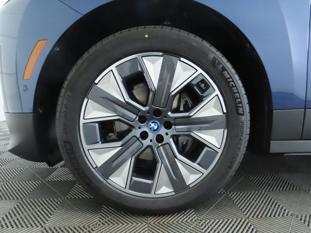 2025 BMW iX xDrive50 30